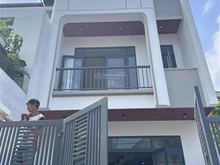 Nhà 2 lầu 1 trệt kp chiêu liêu, dĩ an, tp hcm dt 70m2 tc 65m, nhà đẹp mới đường nhựa 6m thông