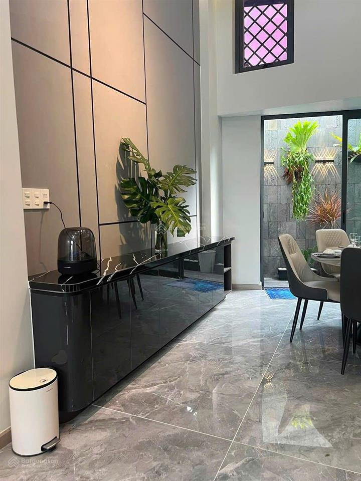 Nhà mặt tiền kinh doanh trung tâm p. dĩ an, tp.hcm
giá 8,8 tỷ (thương lượng)  0975 339 ***