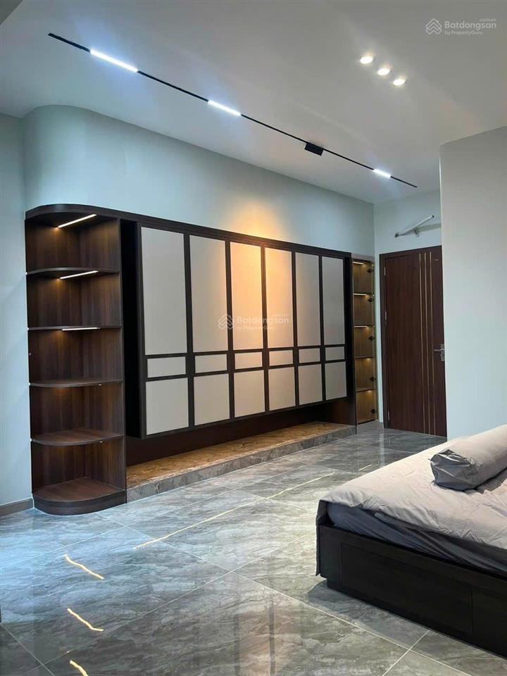 Nhà mặt tiền kinh doanh trung tâm p. dĩ an, tp.hcm
giá 8,8 tỷ (thương lượng)  0975 339 ***