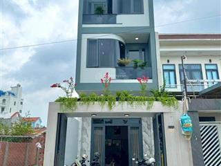 Nhà mặt tiền kinh doanh trung tâm p. dĩ an, tp.hcm
giá 8,8 tỷ (thương lượng)  0975 339 ***