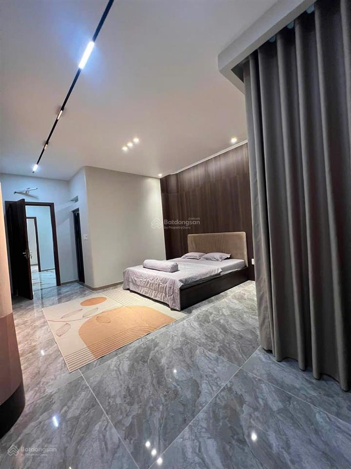 Nhà mặt tiền kinh doanh trung tâm p. dĩ an, tp.hcm
giá 8,8 tỷ (thương lượng)  0975 339 ***