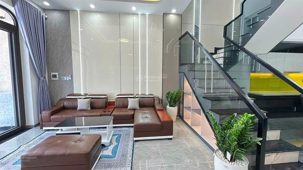 Chính chủ bán nhà 2 lầu 1 trệt p. dĩ an, tp.hcm giá 7,8 tỷ  0975 339 ***