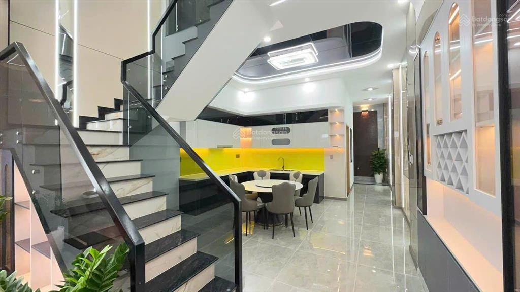 Chính chủ bán nhà 2 lầu 1 trệt p. dĩ an, tp.hcm giá 7,8 tỷ  0975 339 ***