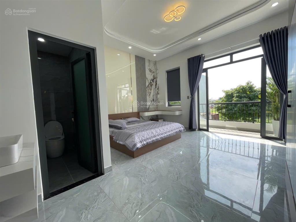 Bán nhà mới hoàn công p. dĩ an, 60m2 ngang 5m, 4pn, đường nhựa d1, gần vincom 550,  0975 339 ***