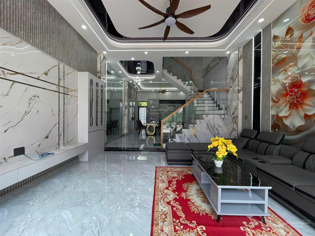 Bán nhà mới hoàn công p. dĩ an, 60m2 ngang 5m, 4pn, đường nhựa d1, gần vincom 550,  0975 339 ***