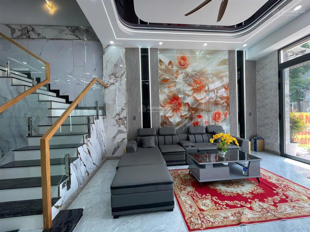 Bán nhà mới hoàn công p. dĩ an, 60m2 ngang 5m, 4pn, đường nhựa d1, gần vincom 550,  0975 339 ***