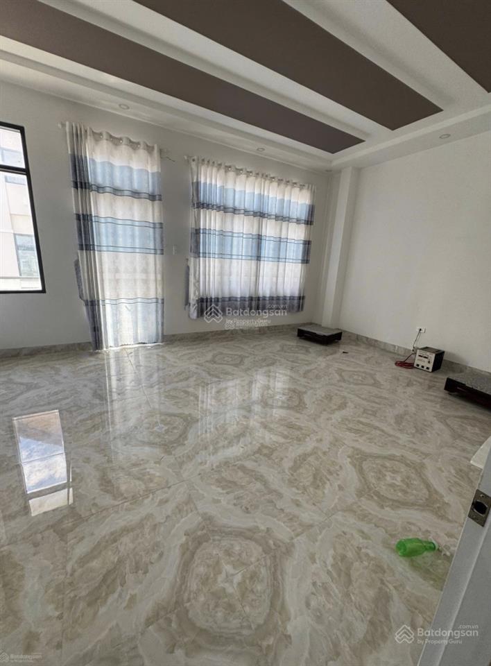 Gấp bán giảm 1 tỷ  emart phan văn trị  đường 4m  70m2  chỉ hơn 5 tỷ