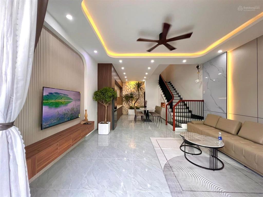 Hiếm, nhà hẻm xe hơi phạm văn đồng, gò vấp giáp bình thạnh, 62m2, 3 tầng chỉ nhỉnh 5 tỷ