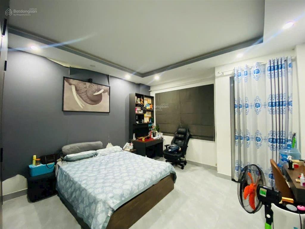 Sát mặt tiền thống nhất  65m2  3 tầng  chỉ hơn 5 tỷ