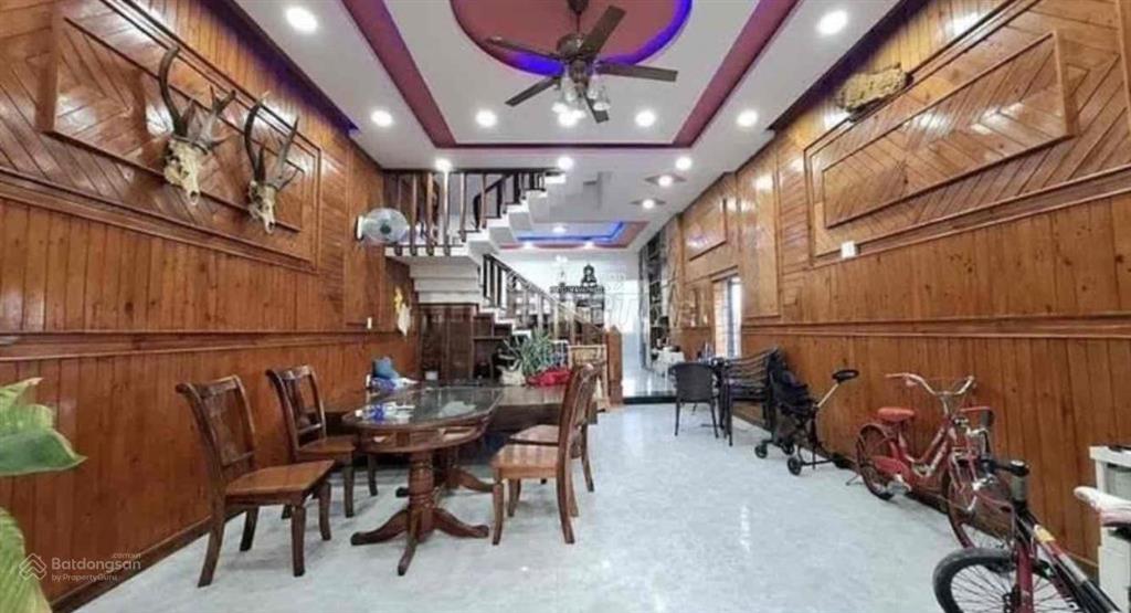 Sát mặt tiền thống nhất  65m2  3 tầng  chỉ hơn 5 tỷ