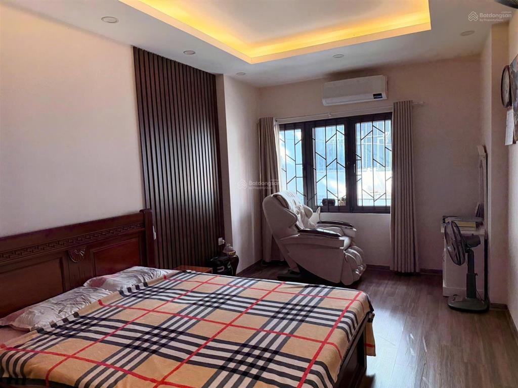 Thang máy, ô tô vào nhà,phân lô, 75m, 5 tầng, mặt tiền 4m, khu vip