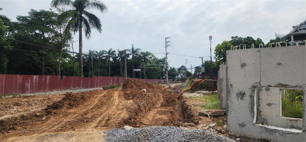 Bán mảnh đất phân lô ô tô vỉa hè 5m, đường 14m, khu đầu giá thôn đìa 90m, mặt tiền 5m