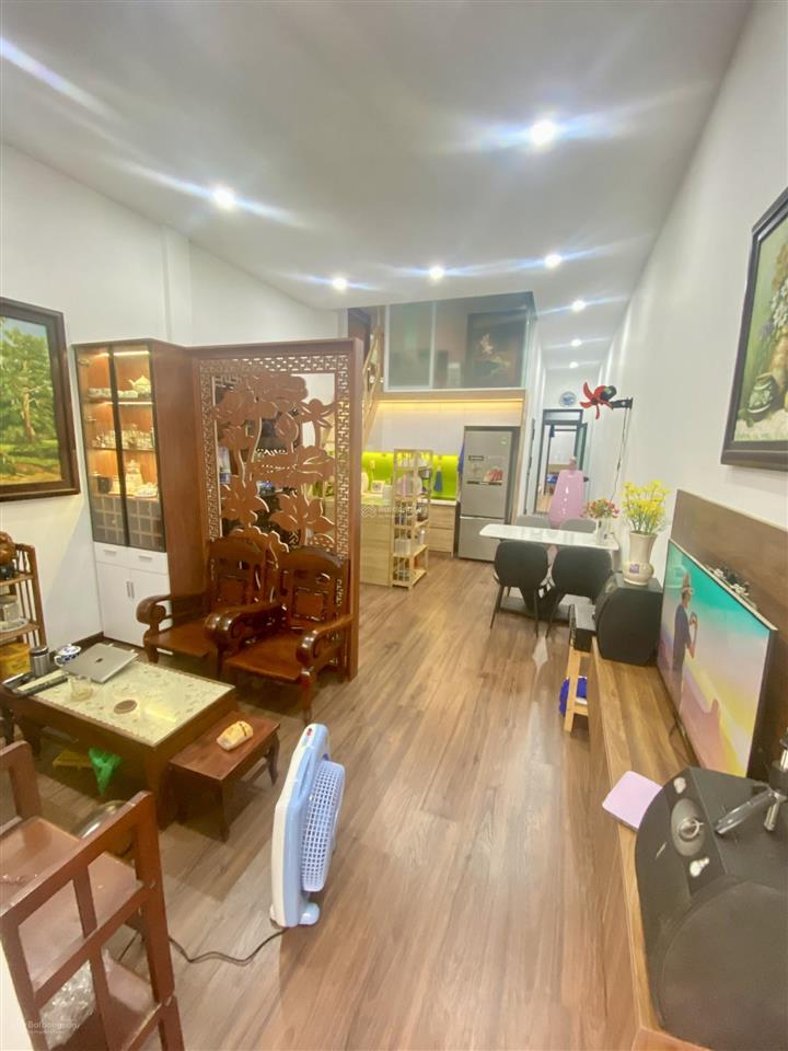 Giảm mạnh 800tr bán chcc mặt tiền đinh tiên hoàng, q1  2pn, 3wc  sổ hồng đầy đủ  giá 6,2 tỷ (tl)