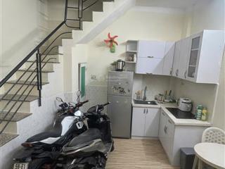 Giảm mạnh 300tr bán căn 1 trệt 1 lầu đường huỳnh văn bánh, phú nhuận  sổ hồng riêng giá 3,35 tỷ.