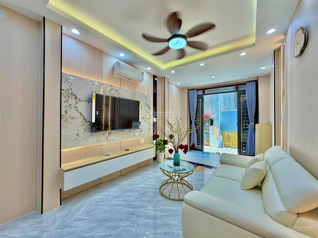 Giảm 500 triệu bán nhanh căn nhà 2 tầng sát hẻm ô tô  đường phan văn trị, bình thạnh  sổ hồng 