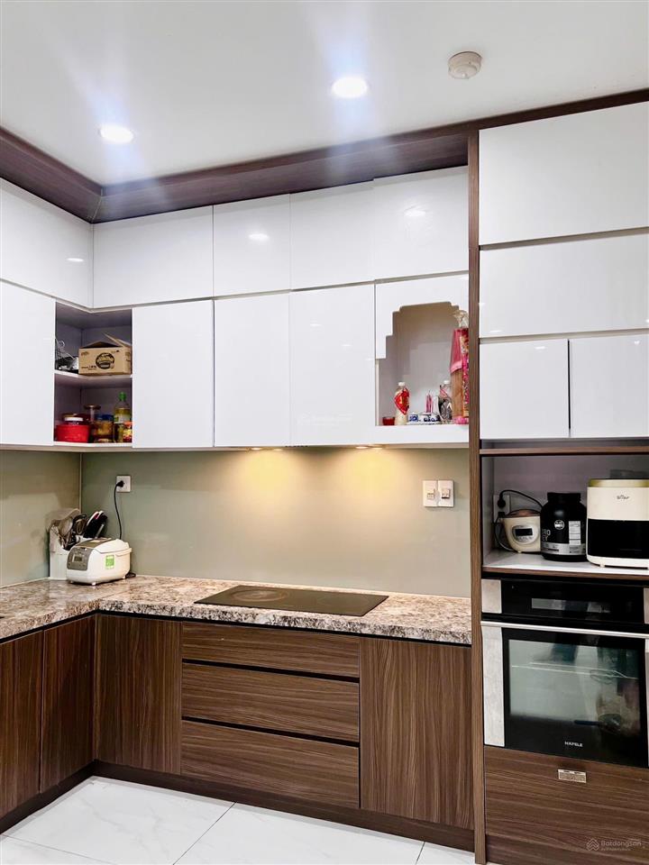 Hot! căn hộ res 11 q.11 giá tốt hiếm có  2pn  gần đầm sen  mua ở hay đầu tư đều đẹp  view đẹp.
