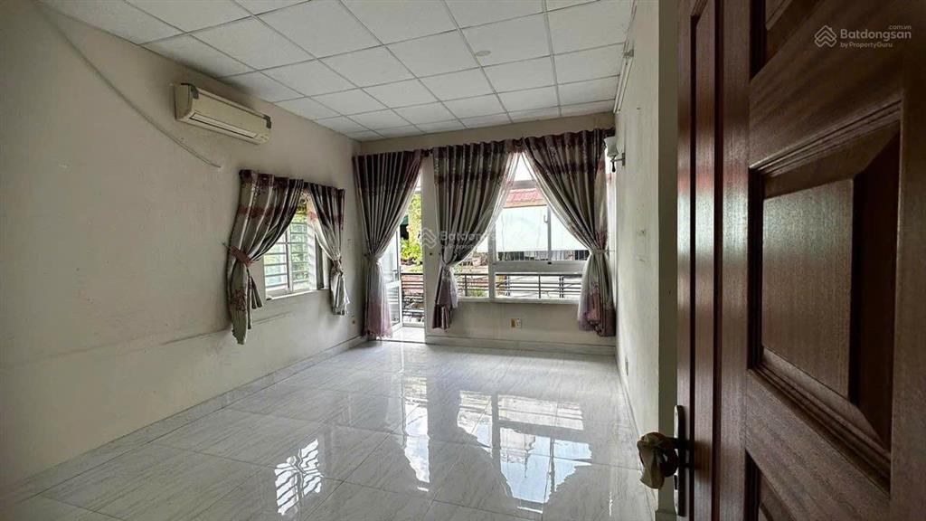 Giảm mạnh 300tr, giá chỉ còn 6,9tỷ (tl)  bán đất tặng nhà 2 tầng  hẻm xe hơi bình thạnh!