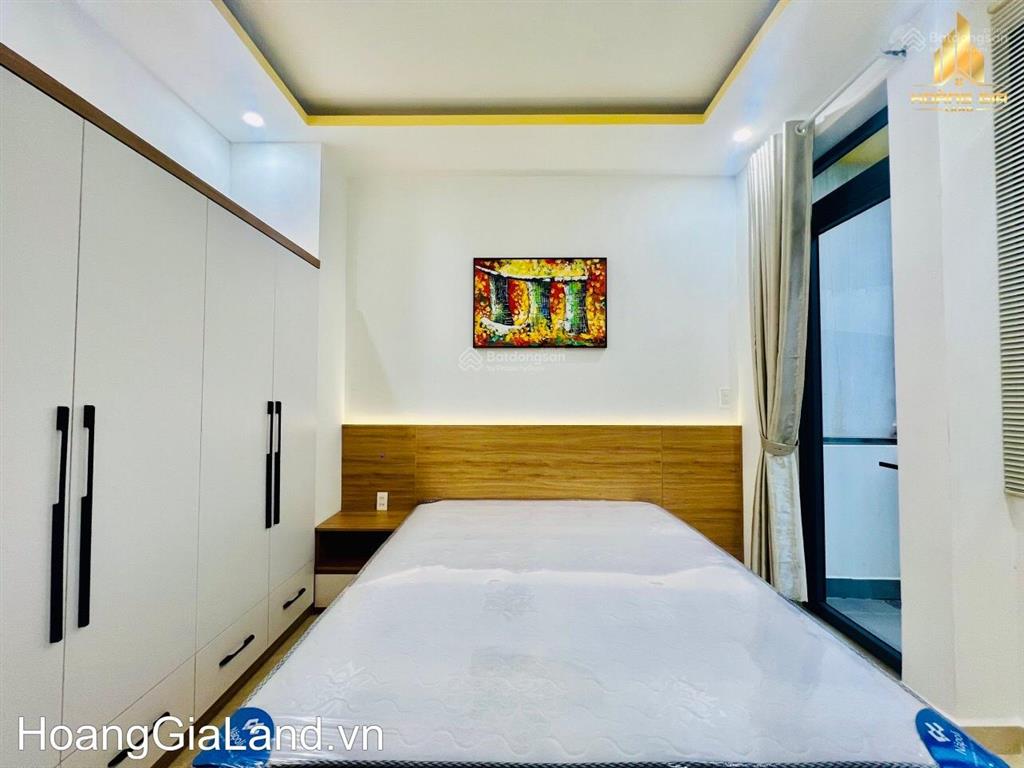 Cho thuê nhà 4 tầng  hẻm xe hơi  4pn luxury  ở gò vấp  giá chỉ 18tr/ tháng.