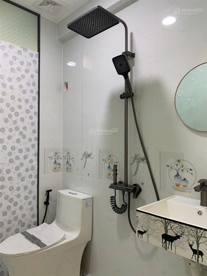 Chỉ 3,8 tỷ bán nhanh chcc tôn thất thuyết  2pn, 2wc  full nội thất  sổ chuẩn, tầng cao thoáng.