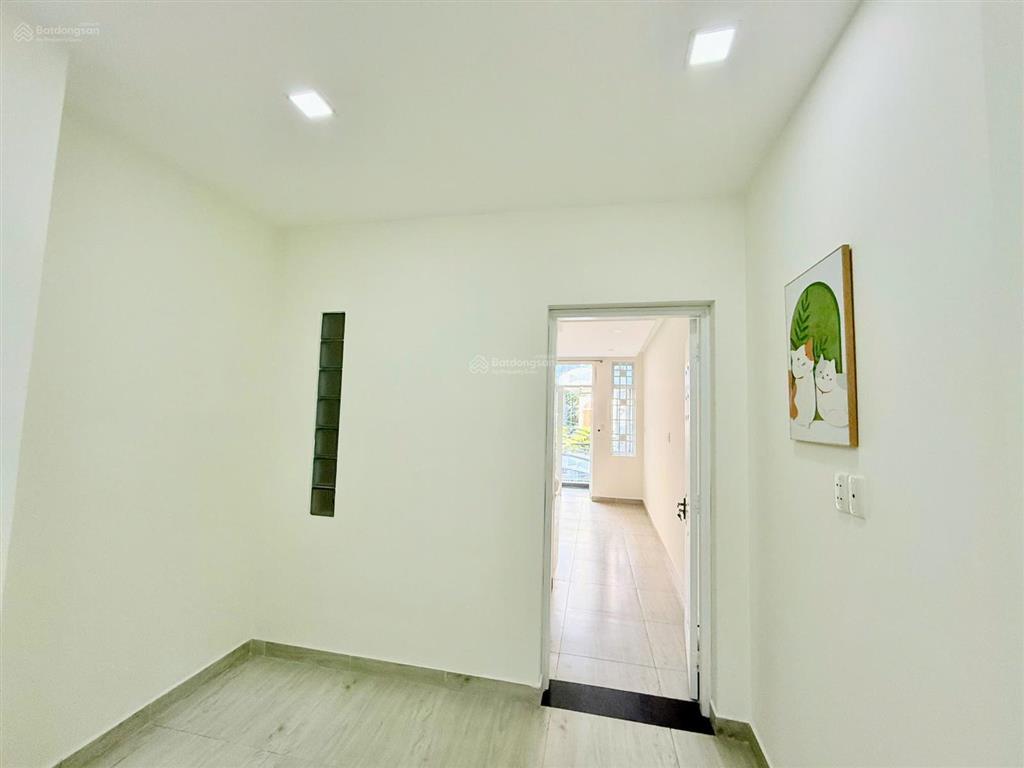 Cho thuê nhà hẻm xe hơi nhiêu tứ 3 tầng siêu thoáng, sân bbq | 24tr/tháng