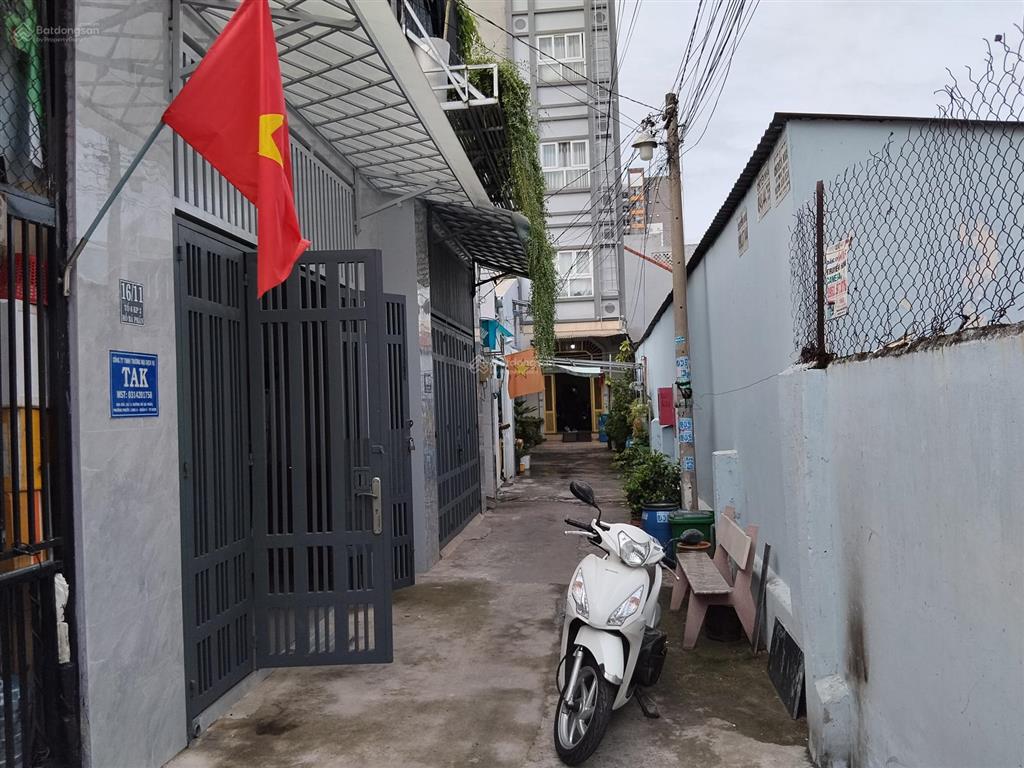 Cách trường học cấp 1, 2, 3 bán kính 500 mét. ga metro 1km, khu liên hợp thể thao 2km.