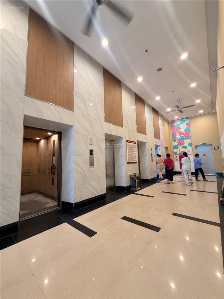  toà nhà chung cư lạc hồng westlake thuộc phú thượng  full nội thất  dòng tiền 12 triệu/tháng.