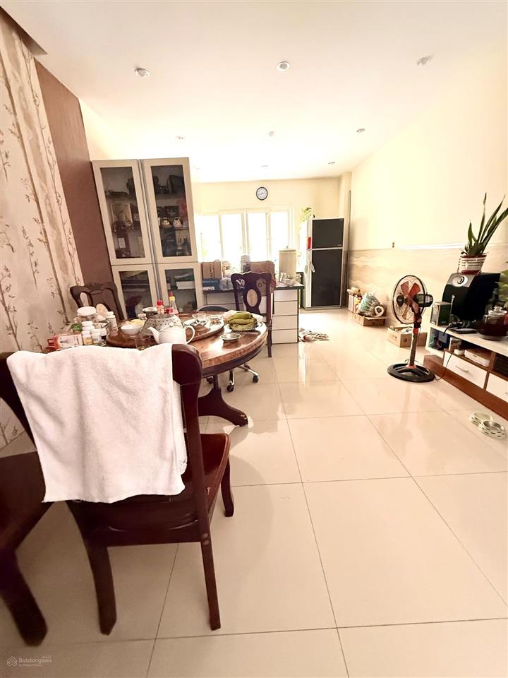 Mtkd tô hiệu  106m2  4 tầng  đường 20m, lề 6m  giá tốt