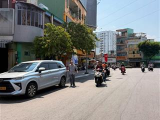 Nhà đẹp 3 tầng  xe hơi ngủ nhà lê đại hành hiếm