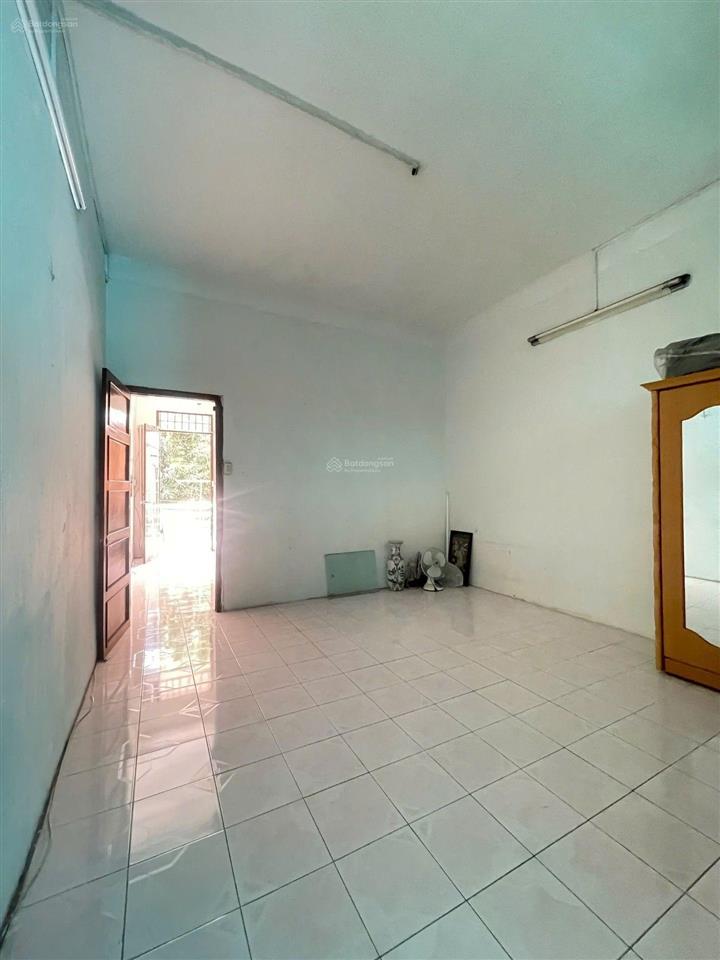 Nhà đẹp 3 tầng  xe hơi ngủ nhà lê đại hành hiếm