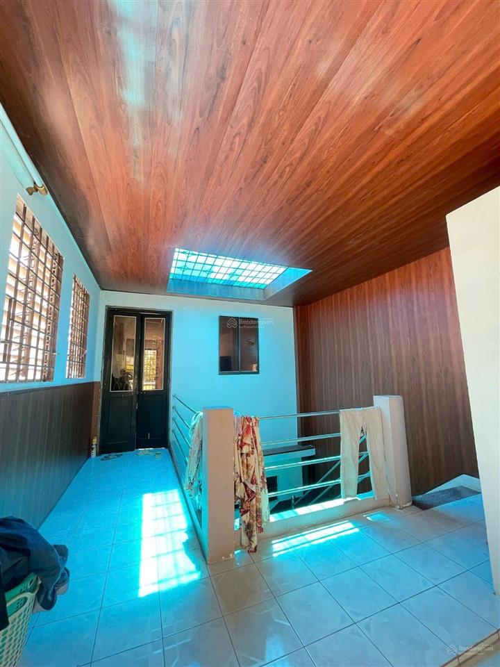 Nhà đẹp 3 tầng  xe hơi ngủ nhà  lê đại hành