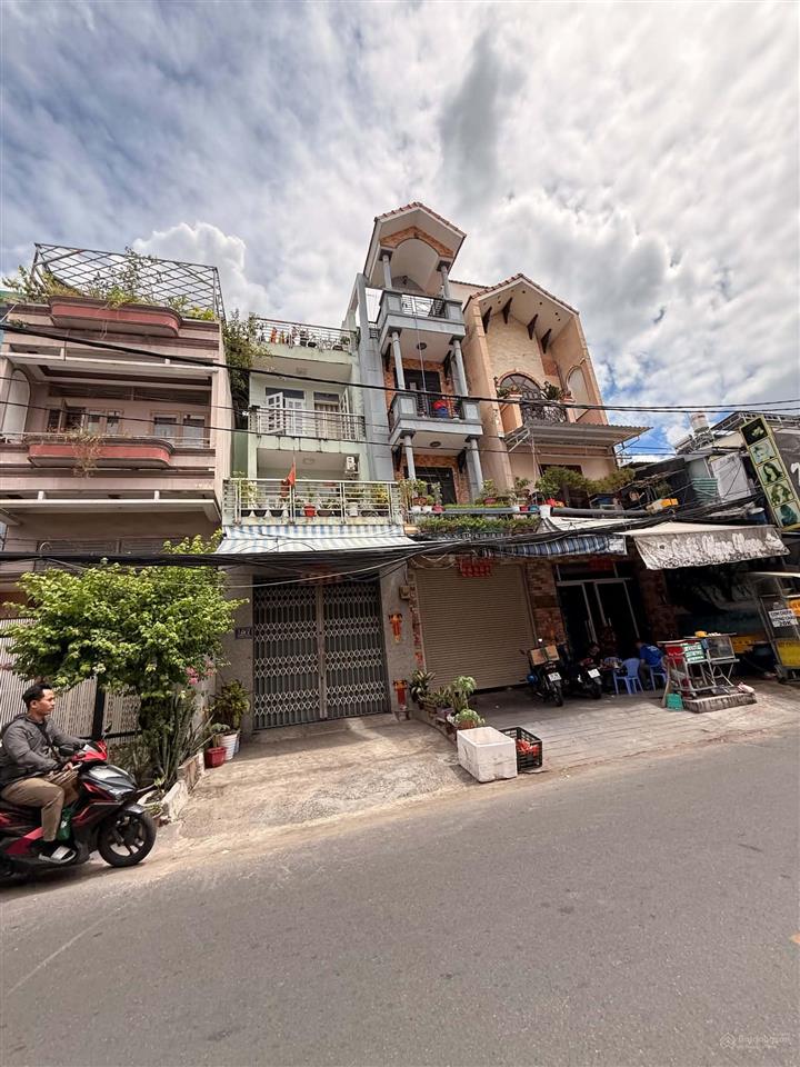 Mtkd ngay tại khuông việt, hoà bình  5 tầng  vị trí đẹp  giáp quận 11
