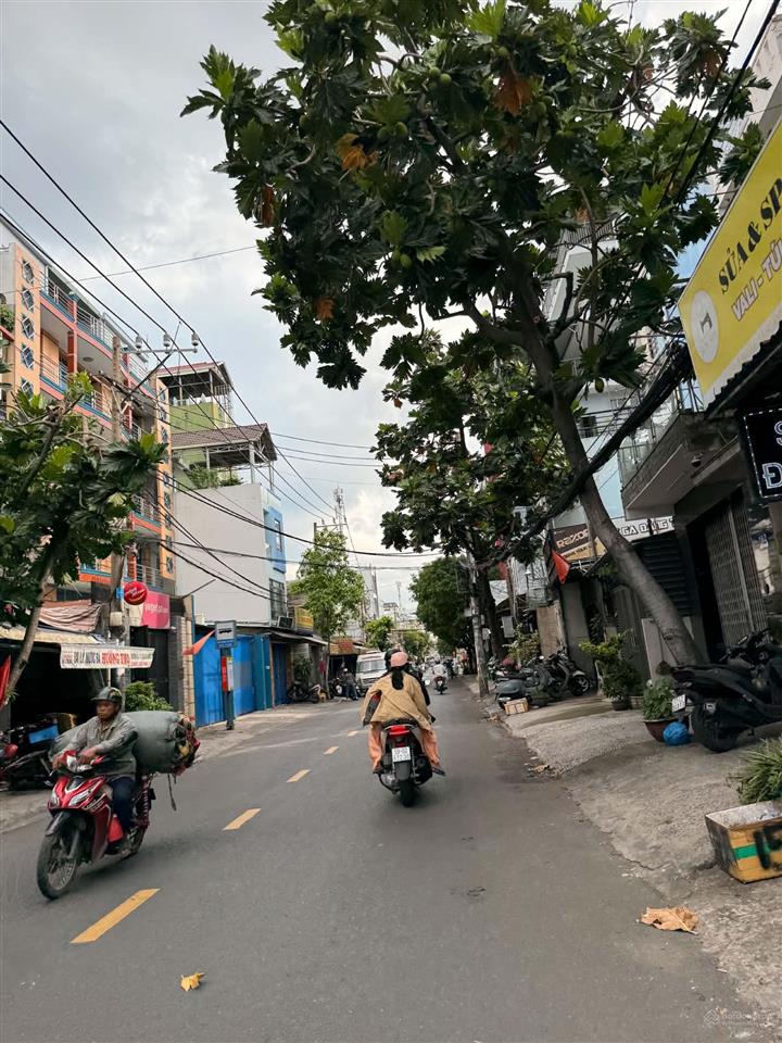 Mtkd ngay tại khuông việt, hoà bình  5 tầng  vị trí đẹp  giáp quận 11