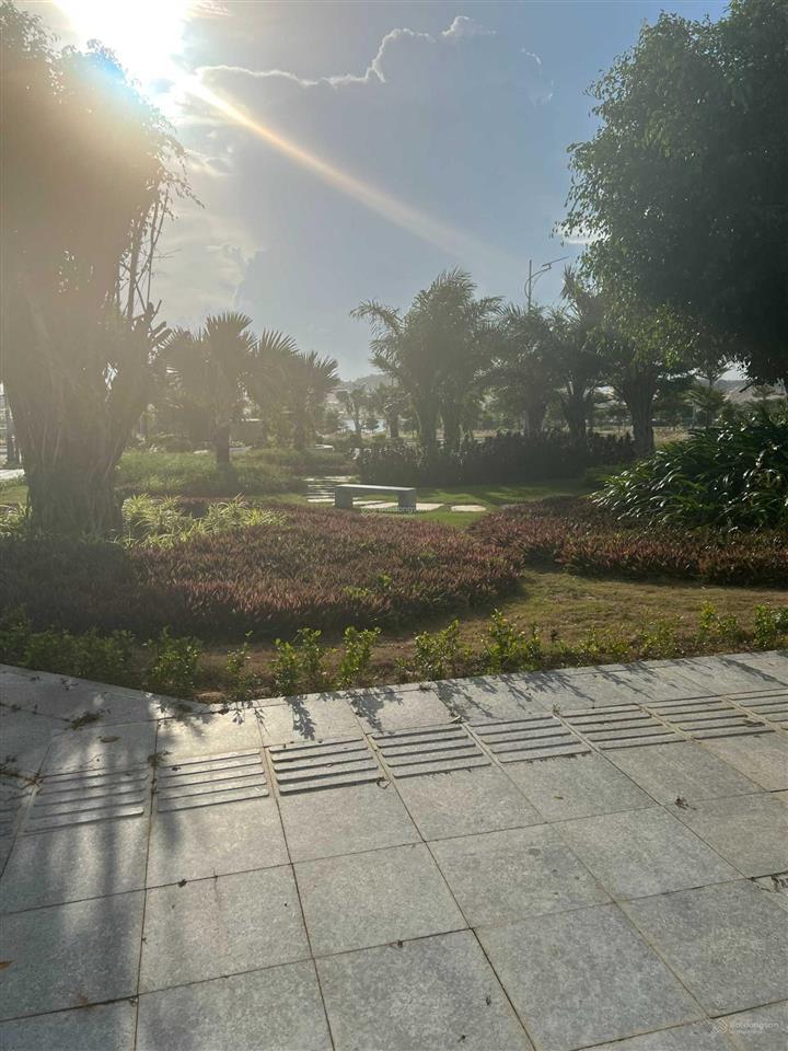 Cần bán nhanh lô góc phân khu para grus dự án kn paradise cam ranh kinh doanh cafe