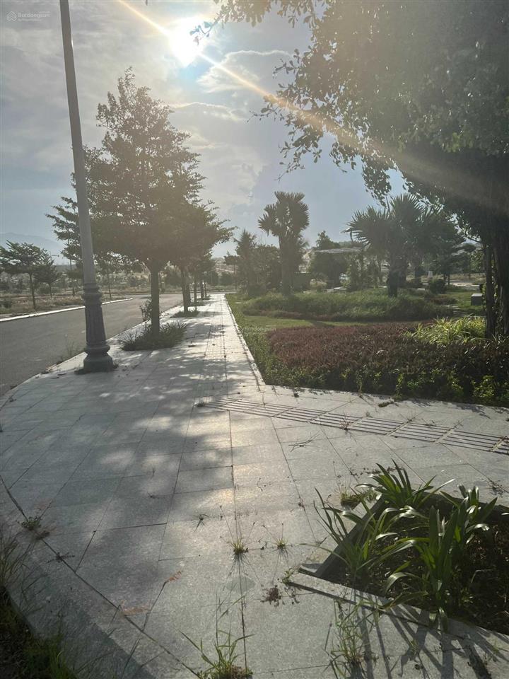 Cần bán nhanh lô góc phân khu para grus dự án kn paradise cam ranh kinh doanh cafe