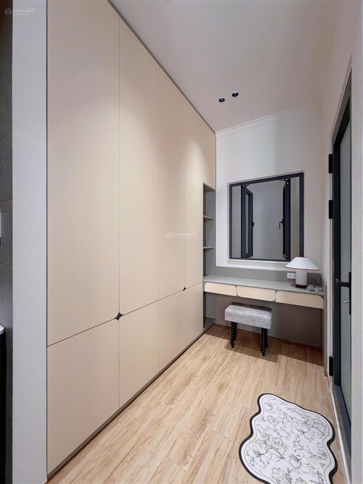Nhà mới 100% đầy đủ nội thất vào liền . gần biển nguyễn tất thành , trường học, chợ,.cho nước ngoai