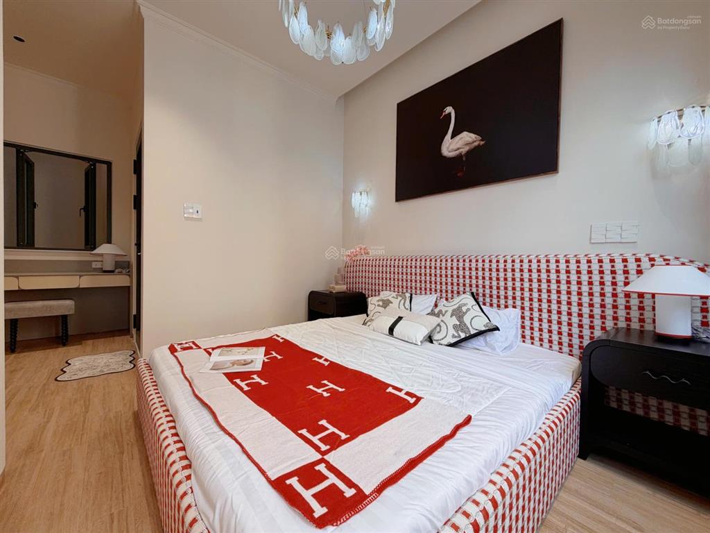 Nhà mới 100% đầy đủ nội thất vào liền . gần biển nguyễn tất thành , trường học, chợ,.cho nước ngoai