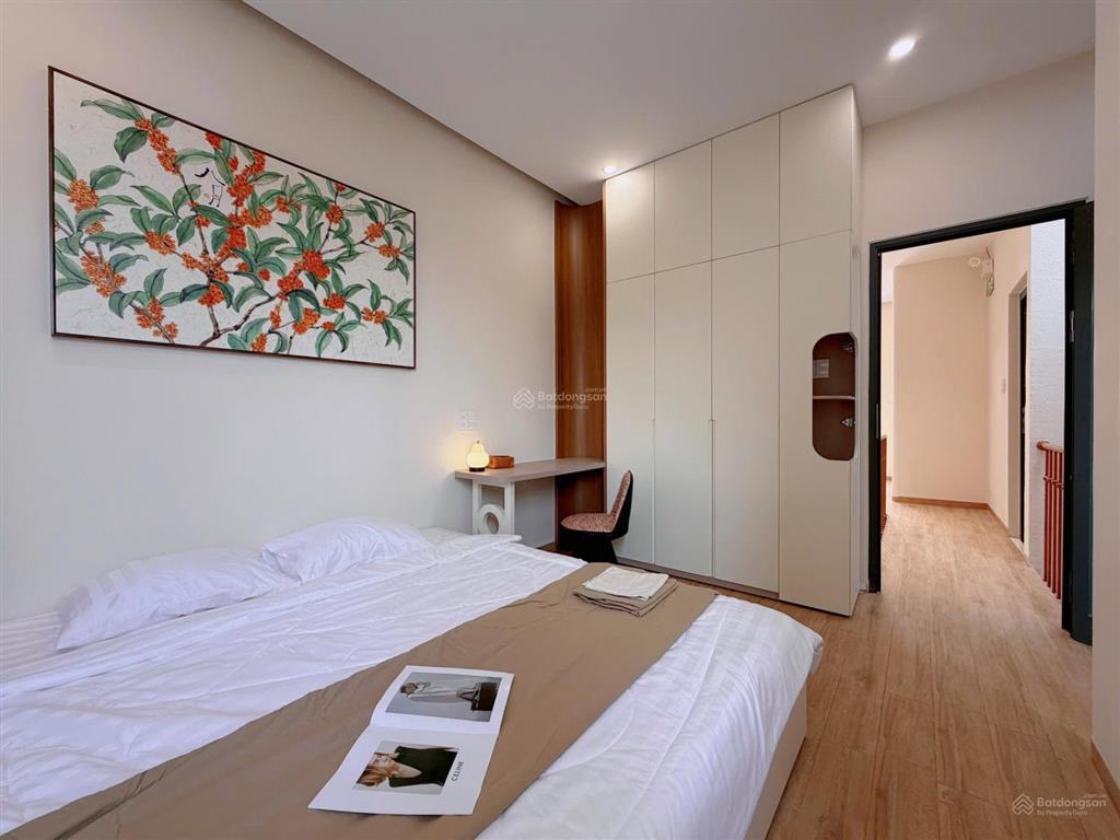 Nhà mới 100% đầy đủ nội thất vào liền . gần biển nguyễn tất thành , trường học, chợ,.cho nước ngoai
