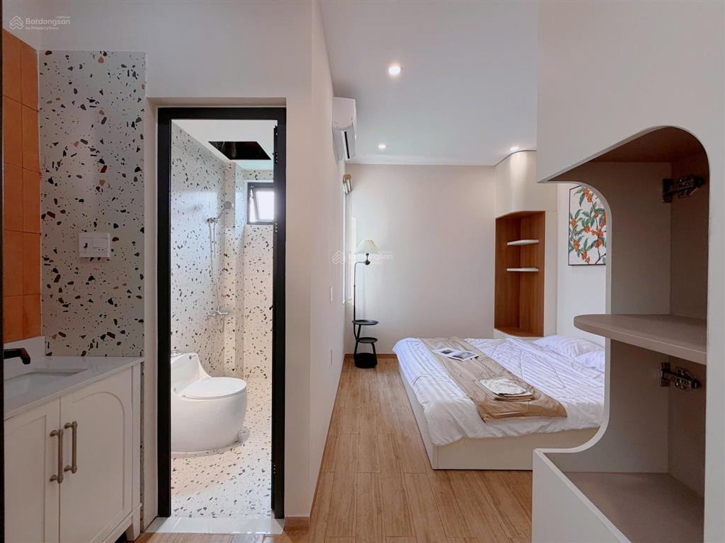 Nhà mới 100% đầy đủ nội thất vào liền . gần biển nguyễn tất thành , trường học, chợ,.cho nước ngoai
