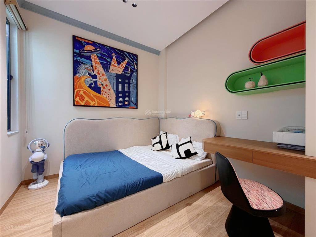 Nhà mới 100% đầy đủ nội thất vào liền . gần biển nguyễn tất thành , trường học, chợ,.cho nước ngoai