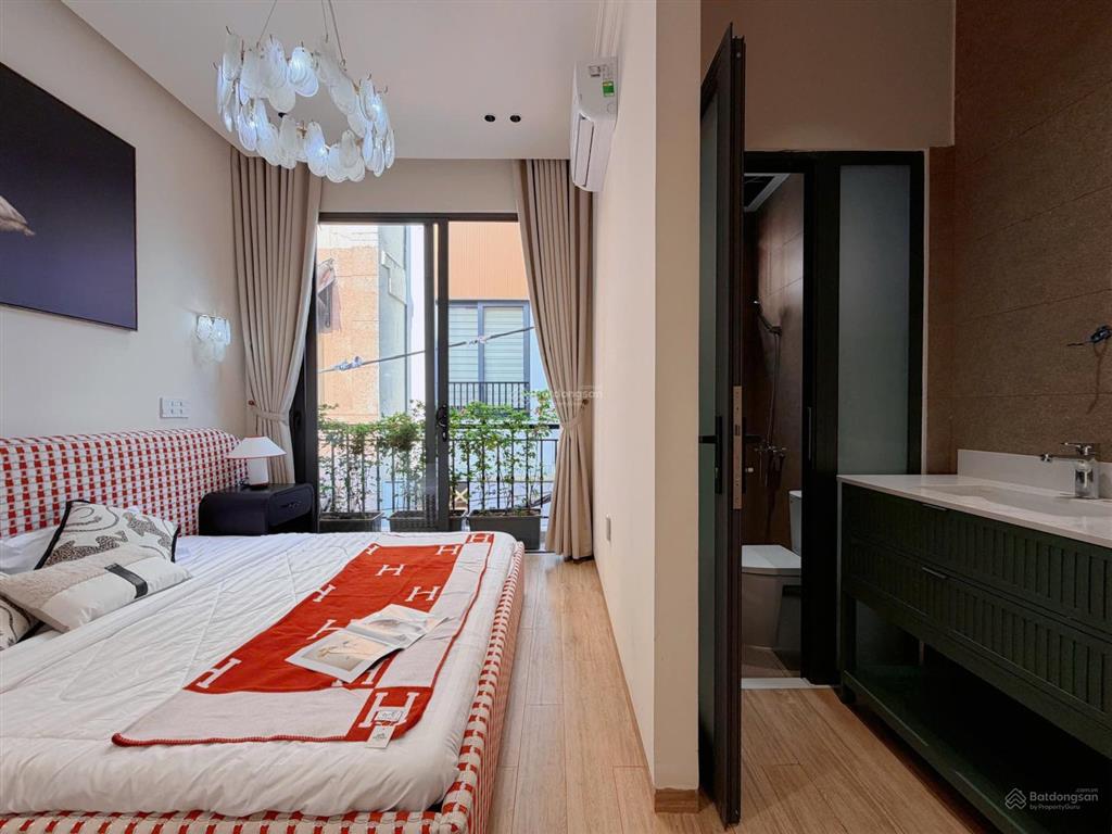 Nhà mới 100% đầy đủ nội thất vào liền . gần biển nguyễn tất thành , trường học, chợ,.cho nước ngoai