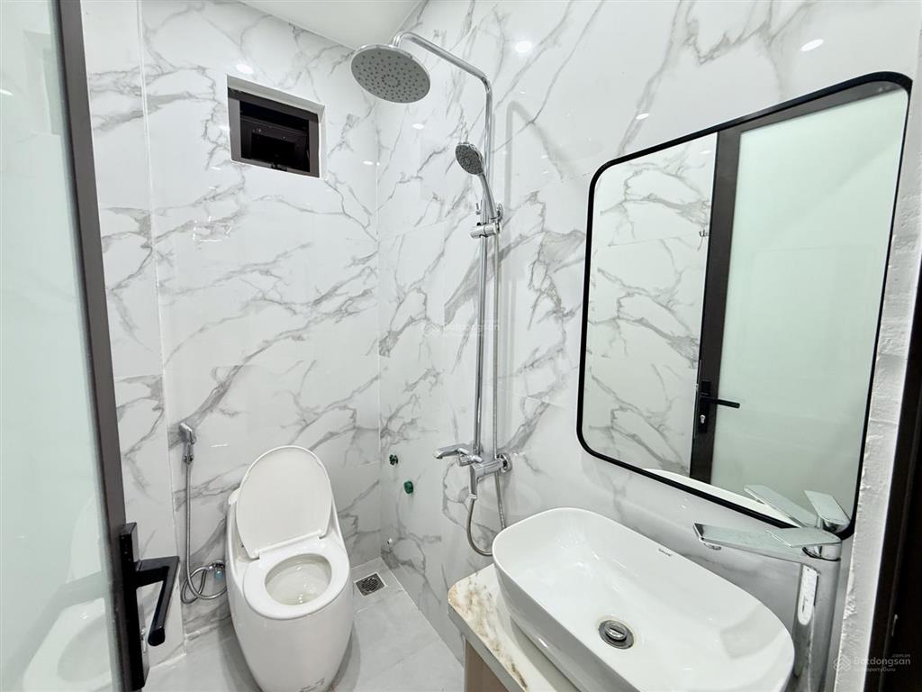 Nhà mới nguyên căn 100% có máy rửa chén, nội thất sang trọng có nhận ô tô đỗ trước nhà
