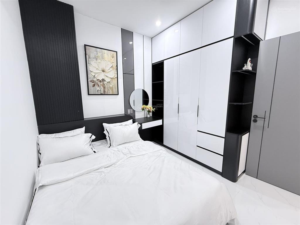 Nhà mới nguyên căn 100% có máy rửa chén, nội thất sang trọng có nhận ô tô đỗ trước nhà