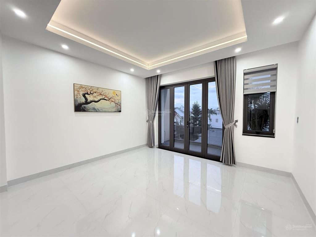 Nhà mới nguyên căn 100% có máy rửa chén, nội thất sang trọng có nhận ô tô đỗ trước nhà