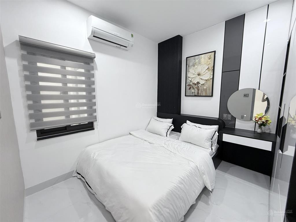 Nhà mới nguyên căn 100% có máy rửa chén, nội thất sang trọng có nhận ô tô đỗ trước nhà