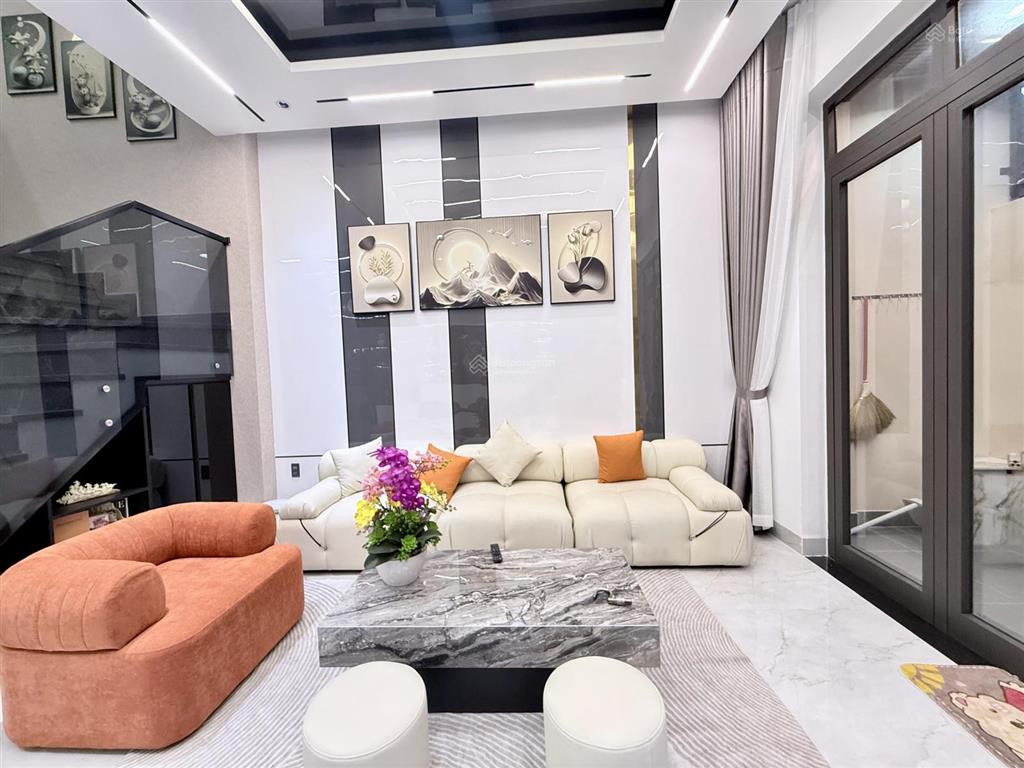 Nhà mới nguyên căn 100% có máy rửa chén, nội thất sang trọng có nhận ô tô đỗ trước nhà