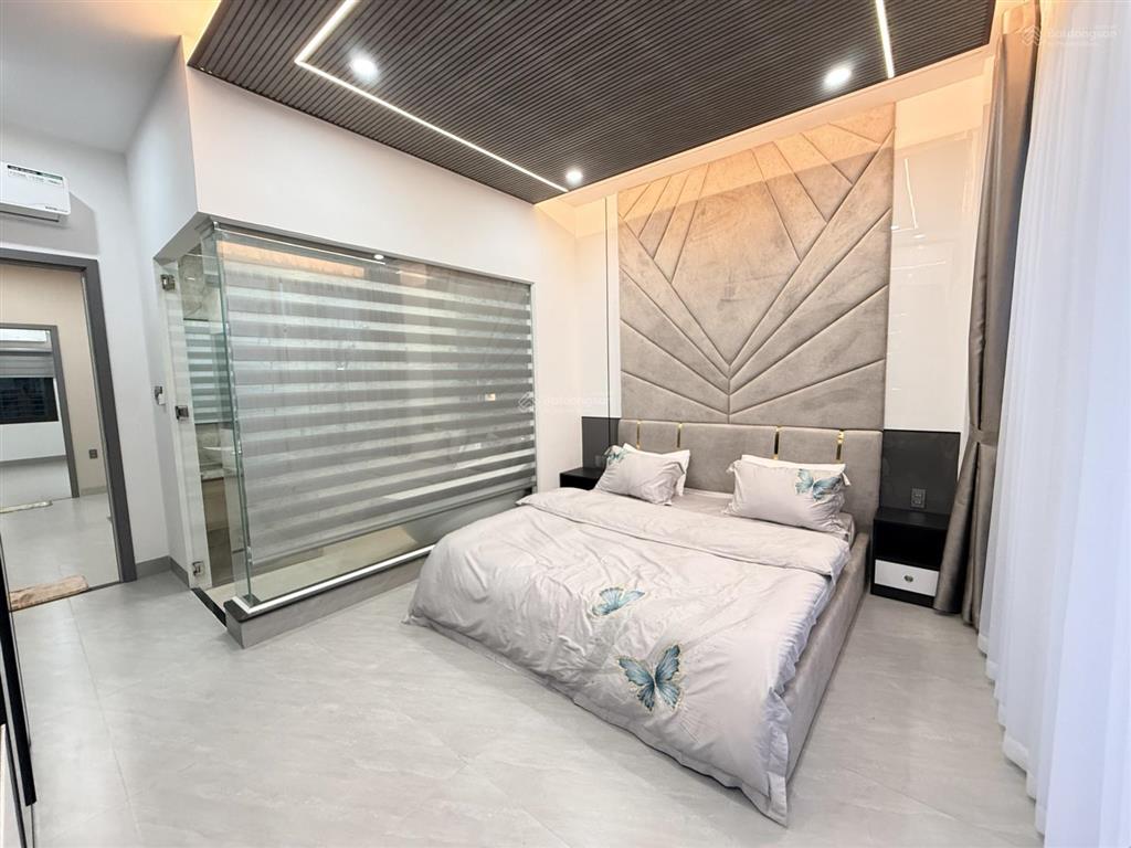 Nhà mới nguyên căn 100% có máy rửa chén, nội thất sang trọng có nhận ô tô đỗ trước nhà