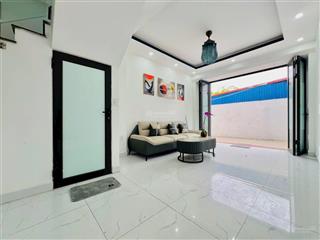 Nhà phố thiên lôi aoen mall tải đỗ cửa, nhanh còn chậm vẫn còn, mà còn cái nịt thôi ạ