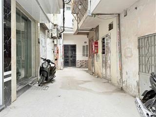 Nhà mới xây phố hoàng quý ngõ nông rộng