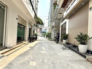 Nhà ngay cạnh aoen mall ngõ thông rộng