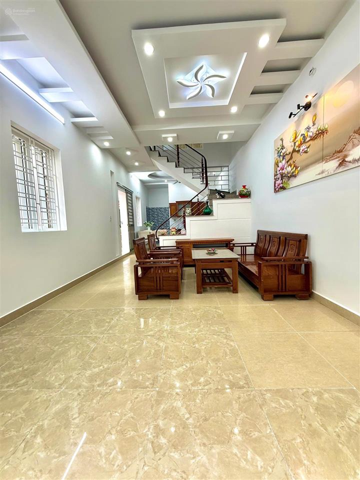 Nhà ngay cạnh aoen mall ngõ thông rộng